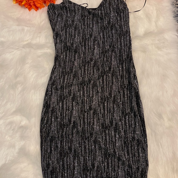 Dress - Picture 3 of 5